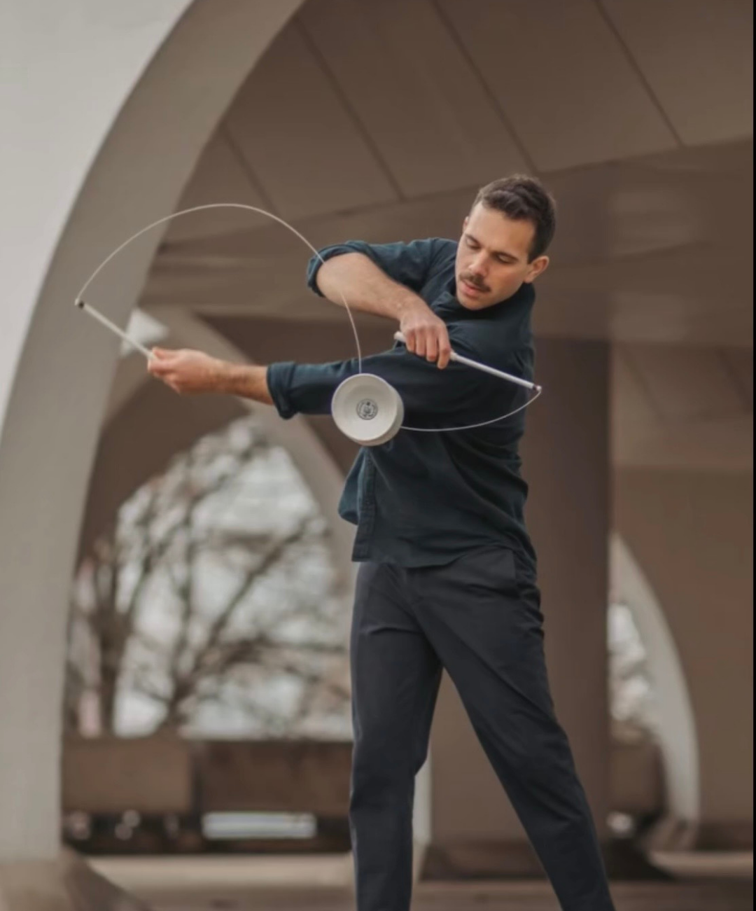Théo Scarito - jongleur professionnel et numéro de diabolo